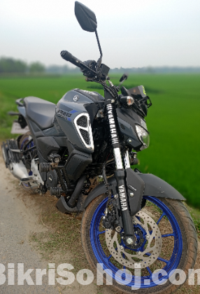 YAMAHA FZS V3 DELUXE